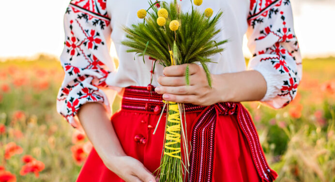 Сакральне свято для всіх українців – День вишиванки: історія, традиції, віршовані вітання 