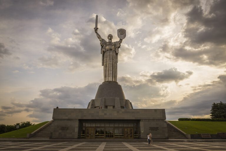 На Батьківщину-мати в Києві чекає реконструкція