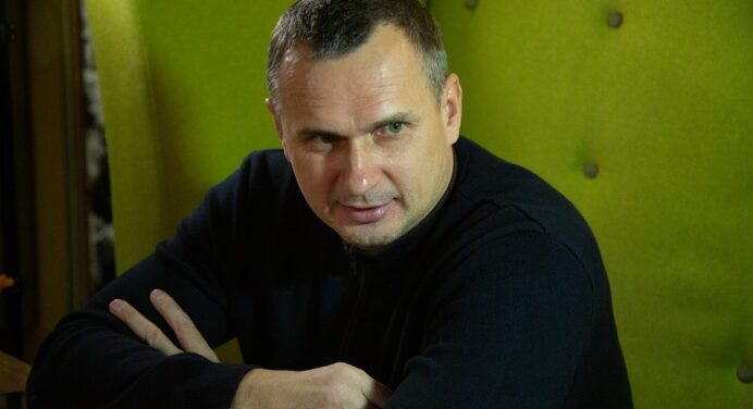 Олег Сенцов отримав контузію на південному рубежі: нині кримський режисер перебуває у лікарні 
