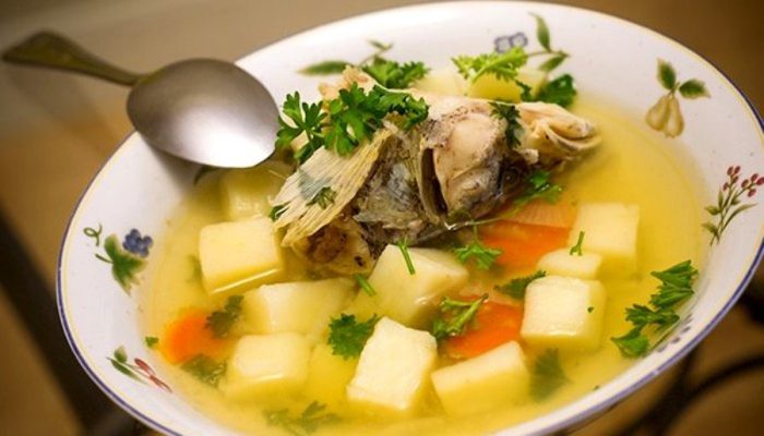 Перші страви української кухні: рибна юшка