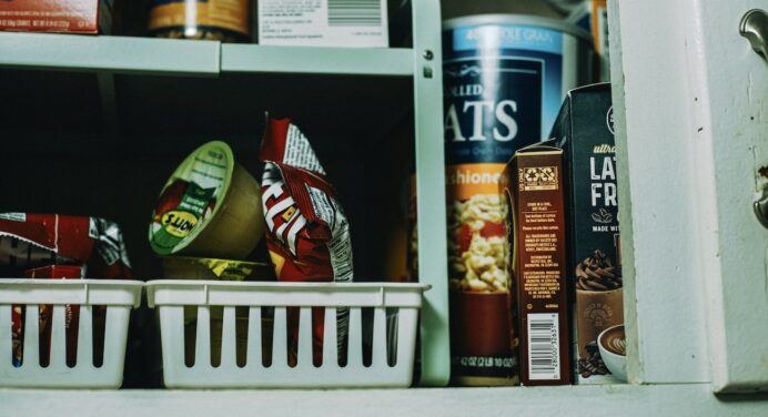 Названо ТОП-10 харчових продуктів, які ніколи не зіпсуються – в них навіть нема строку придатності 