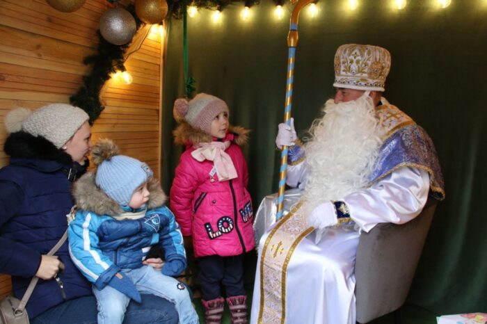 Святий Миколай з діточками