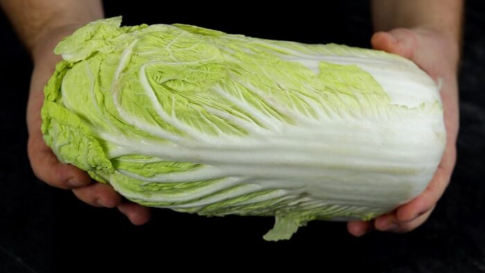 Пекінська капуста для приготування вітамінного салату