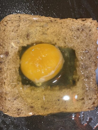 Яйця з хлібом / Фото: редакція Один факт
