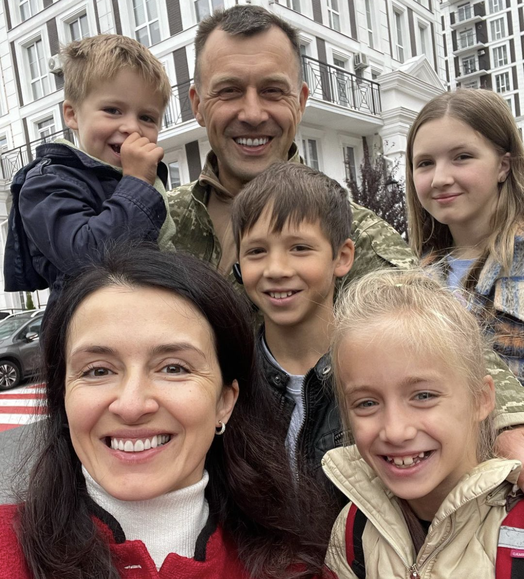 Три пари українського шоу-бізнесу, які стали багатодітними батьками 