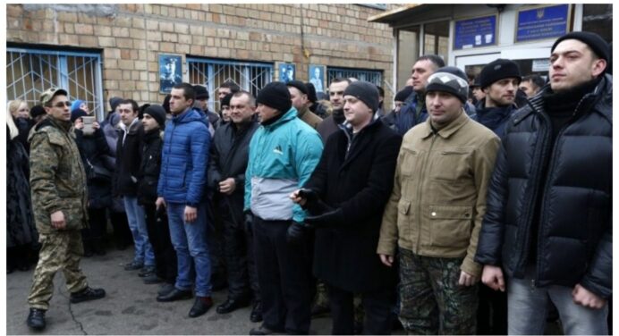 Повістки в “Дії” і нові правила мобілізації: президент України остаточно відповів про роботу ТЦК 