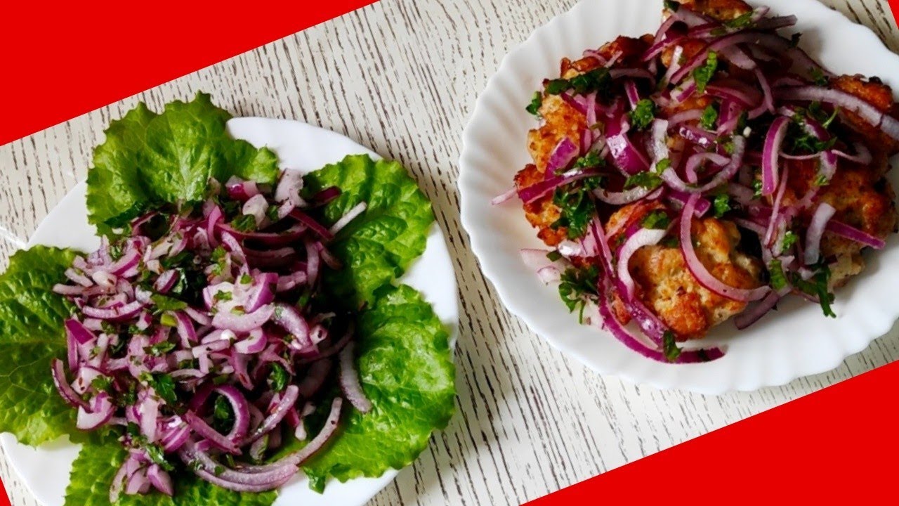 Як смачно та швидко замаринувати цибулю до салатів, м'яса та на зиму: рецепти