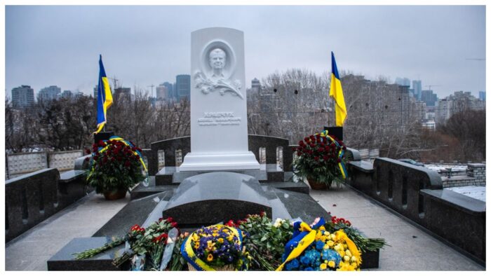 В Києві відкрили меморіал на місці поховання Леоніда Кравчука