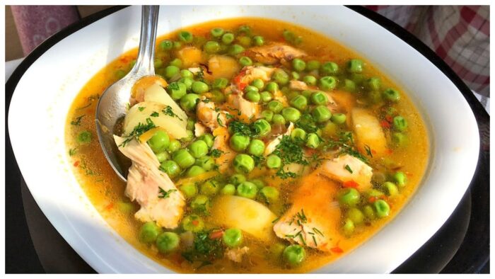 Суп із зеленим горошком і курячими крильцями: покроковий рецепт 
