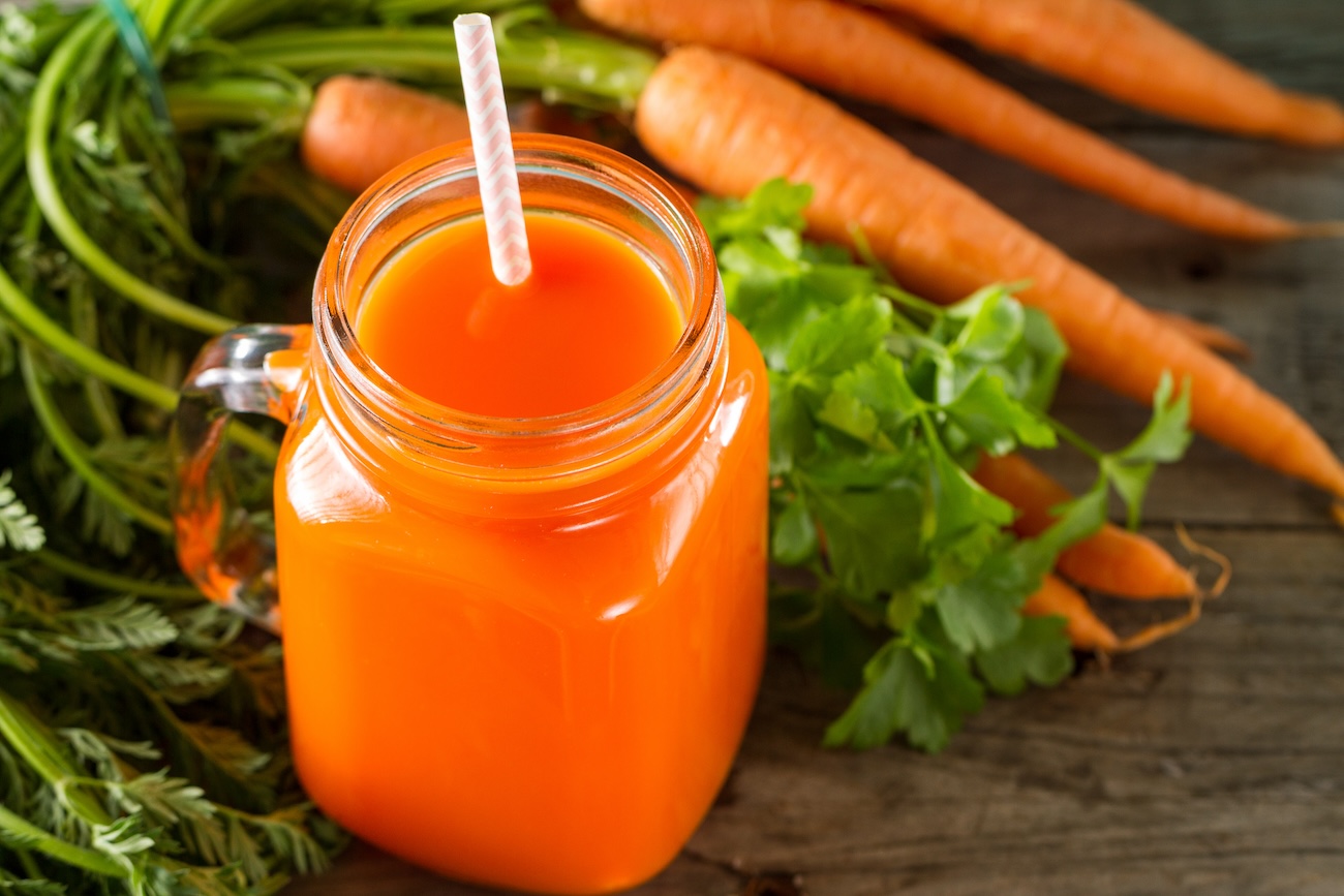 Дієтологи розповіли про користь морквяного соку: ці факти вас точно здивують