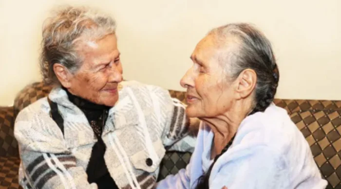 Сестри-близнючки зустрілись одна із одною через 81 рік