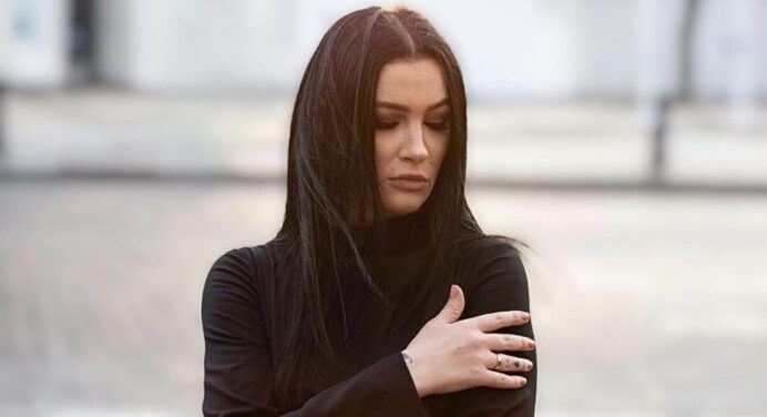 36-річна Анастасія Приходько показала вагітний живіт та вразила виглядом при надії: зірку просто не впізнати 