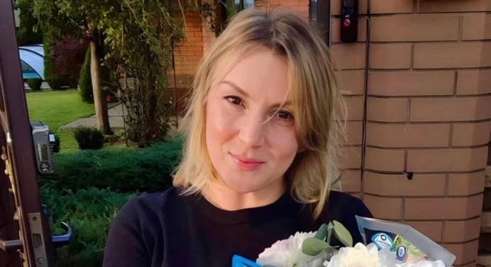 Родинні моменти”: “мама” Сердючки Інна Білоконь готується стати бабусею і показала вагітну доньку з животом 