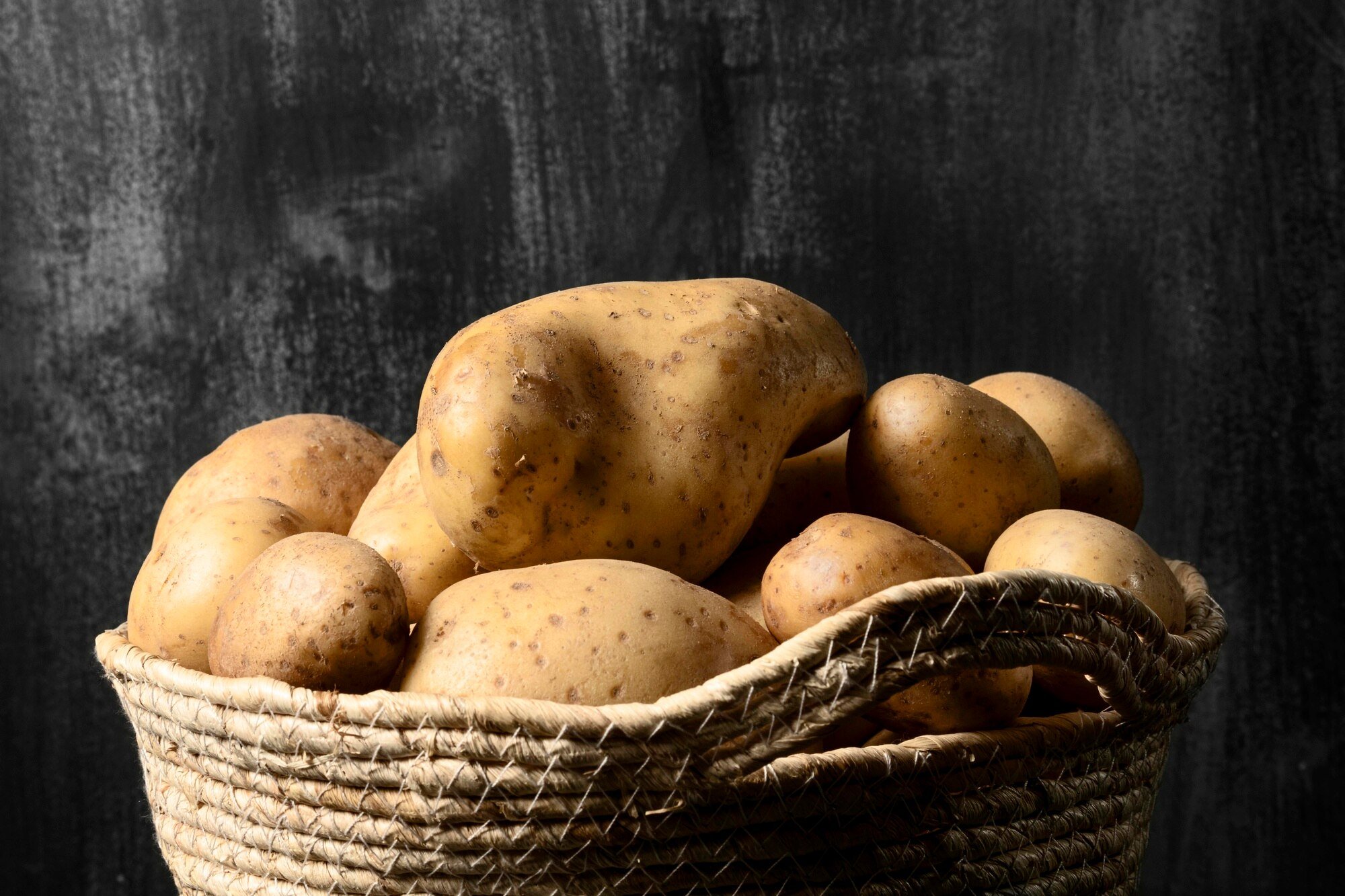 Городники розповіли 2 супер-лайфхаки для збільшення врожайності картоплі