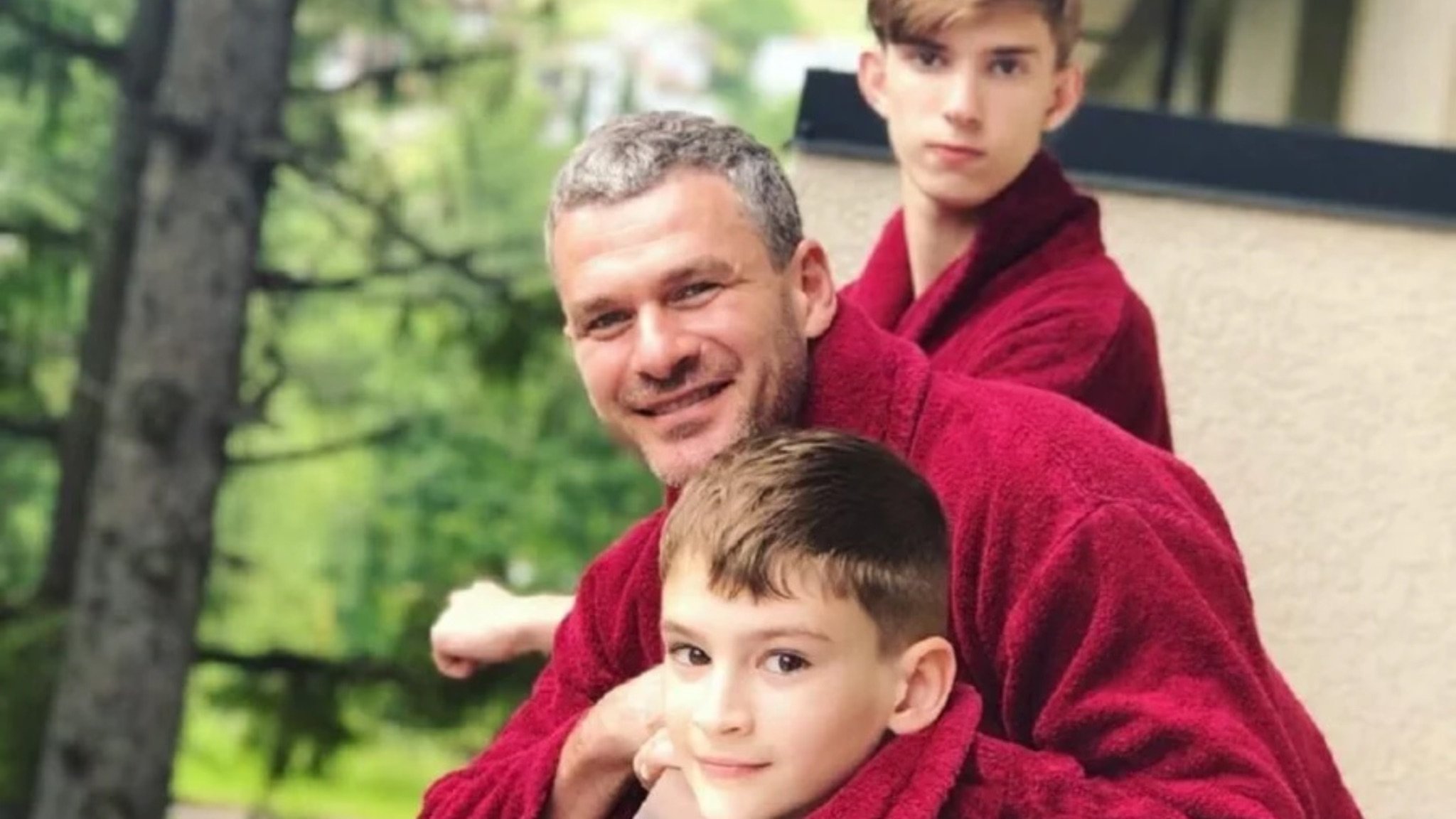 Арсен Мірзоян та його двоє синів