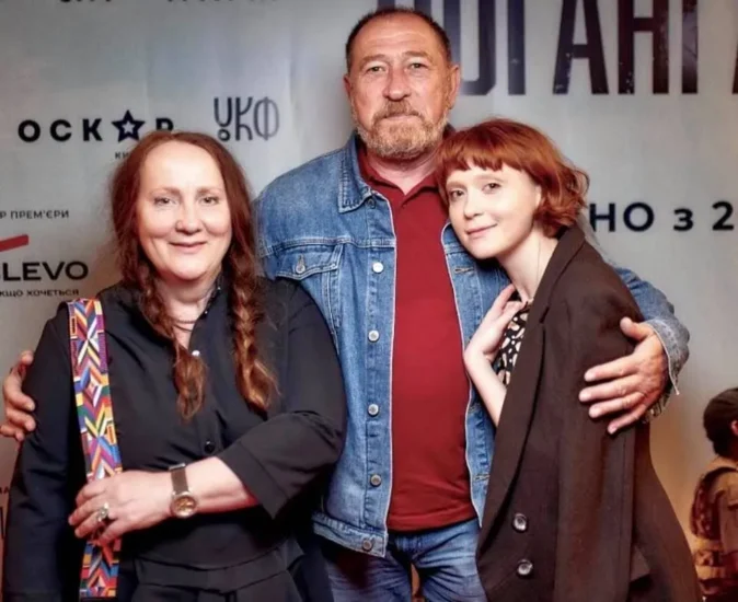 Віктор Жданов із дружиною Оленою Хохлаткіною та донькою Оксаною Ждановою