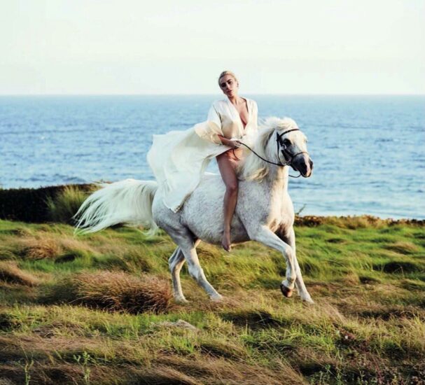 Леді Гага і її кінь