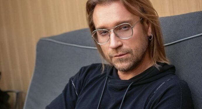 Як виглядає та чим займається перша офіційна дружина Олега Винника: вона схожа на відому співачку – оцініть 
