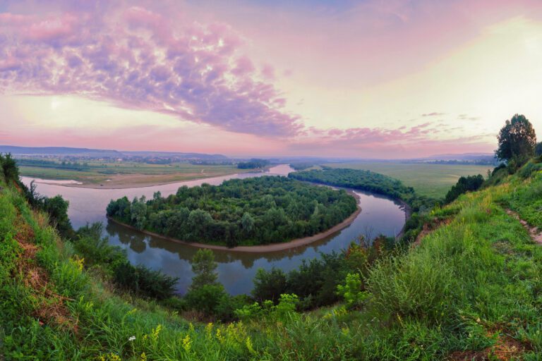 Дивовижні природні явища, які можна побачити тільки в Україні